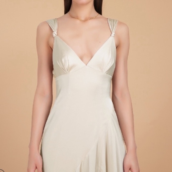 NEW FAME AND PARTNERS Zephyra Matte Satin Maxi Dress Champagne 6 homecoming - Picture 2 of 9